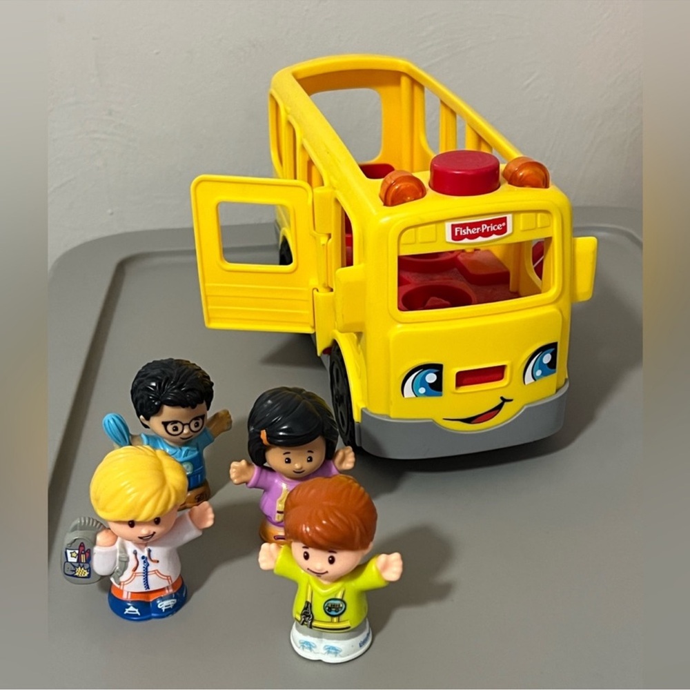Fisher-Price little people Smiling Yellow Bus with People